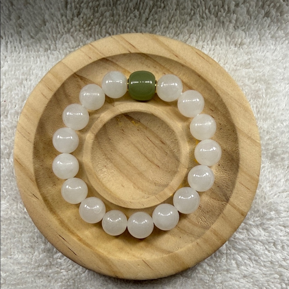 Elegant White and Green Beaded Bracelet